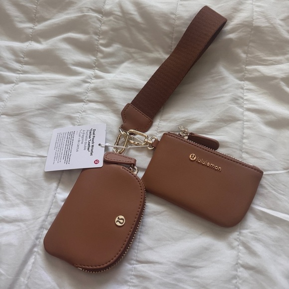lululemon athletica Handbags - 26-27🆕🤎 Lululemon Dual Pouch Wristlet Cactus “Leather” - Chestnut Brown
